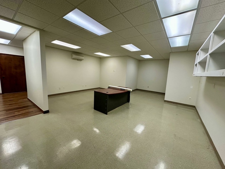 More Photos Of 4011 Business Park Dr, Amarillo Office For Lease