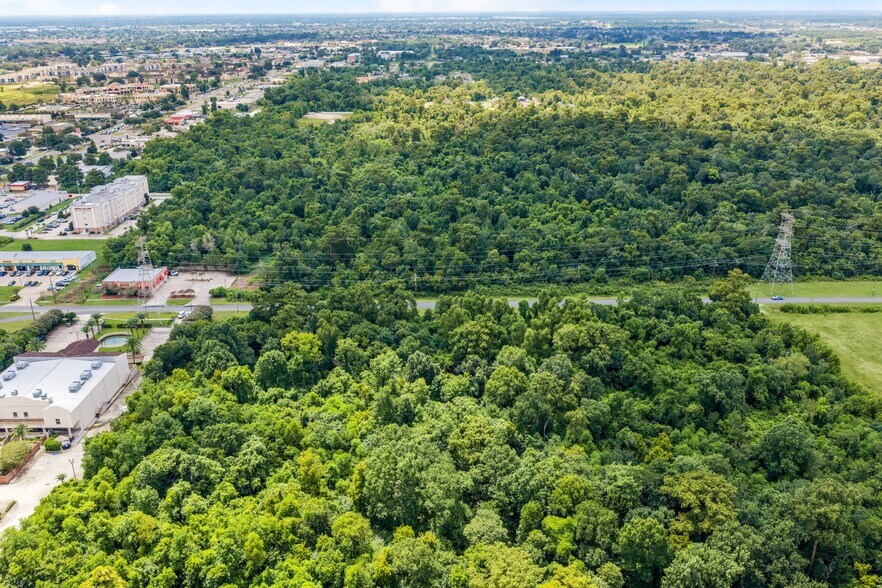 More Photos Of Gretna Blvd at Broadway Ave., Harvey Land For Sale