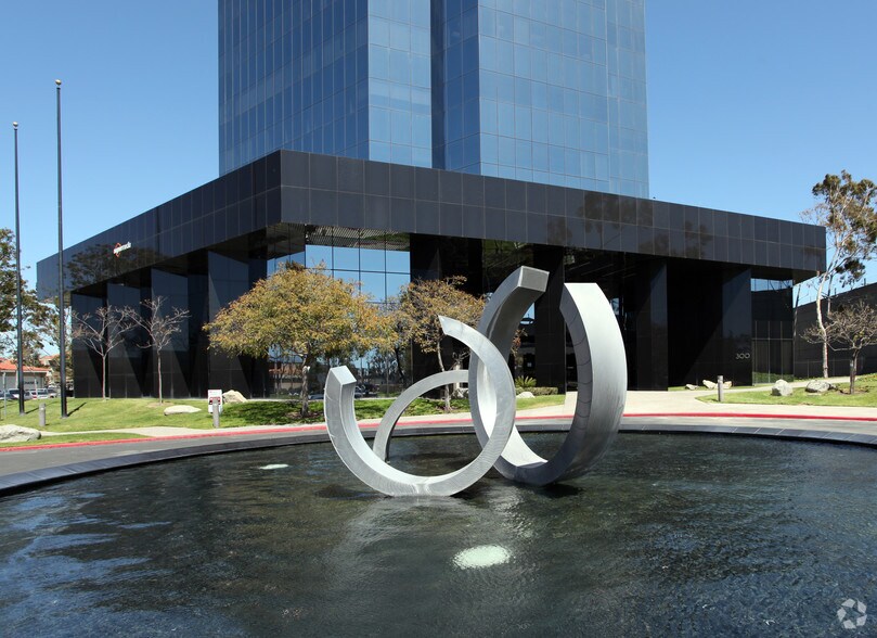 More Photos Of 300 East Esplanade Dr, Oxnard Office For Lease