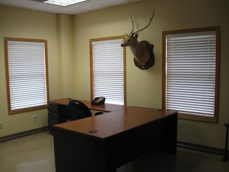 More Photos Of 1300 Universal City Blvd, Universal City Warehouse For Sale