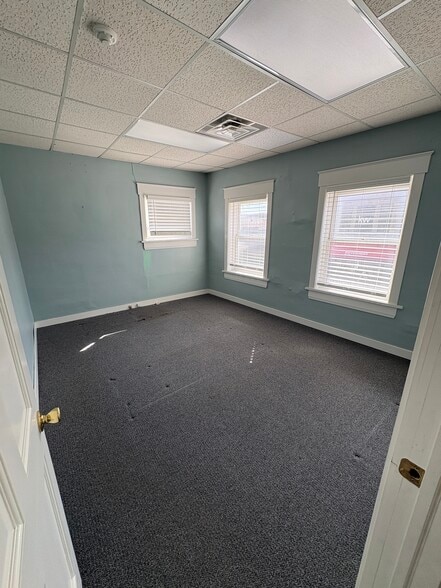 More Photos Of 5121 Main St, Downers Grove Storefront Retail Office For Lease
