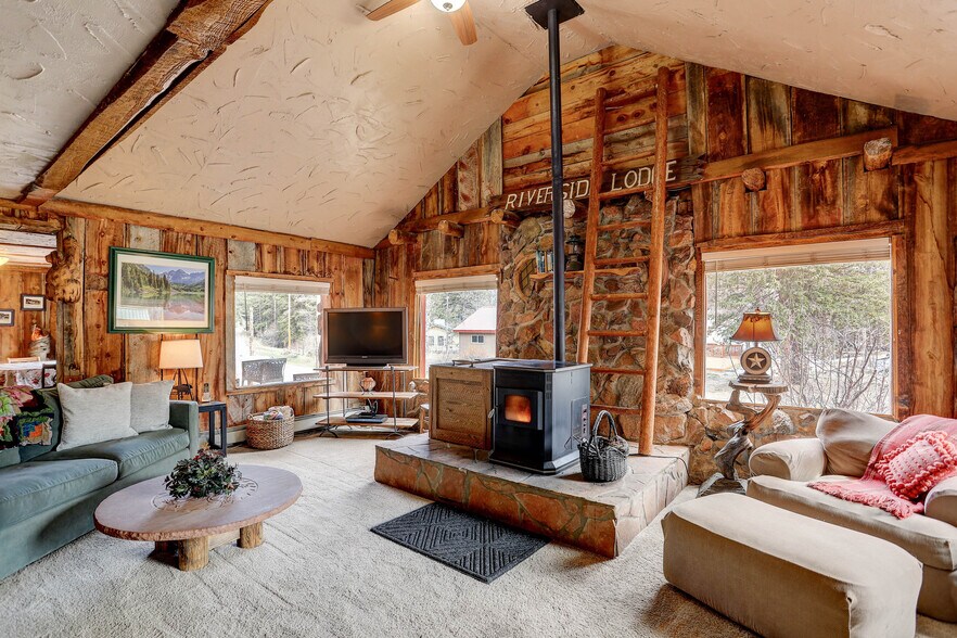 More Photos Of 468 Riverside Dr, Lyons Specialty For Sale