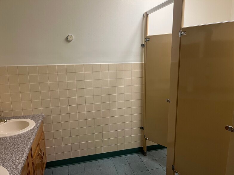 More Photos Of 5909 Camden St, Oakland Daycare Center For Sale