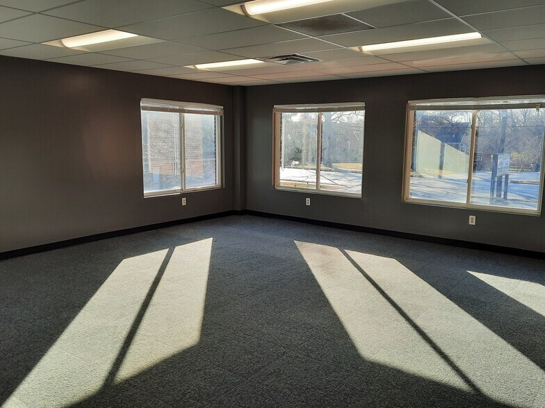 More Photos Of 3270 W North Bend Rd, Cincinnati Office Residential For Sale