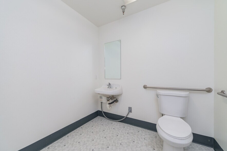 More Photos Of 12346 Valley Blvd, El Monte Warehouse For Sale