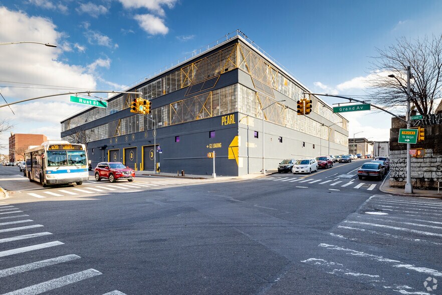 More Photos Of 58-30 Grand Ave, Maspeth Warehouse For Lease