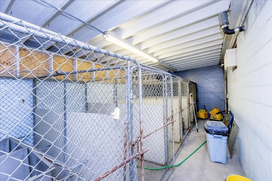 More Photos Of 21 Jackson St, Methuen Veterinarian Kennel For Sale