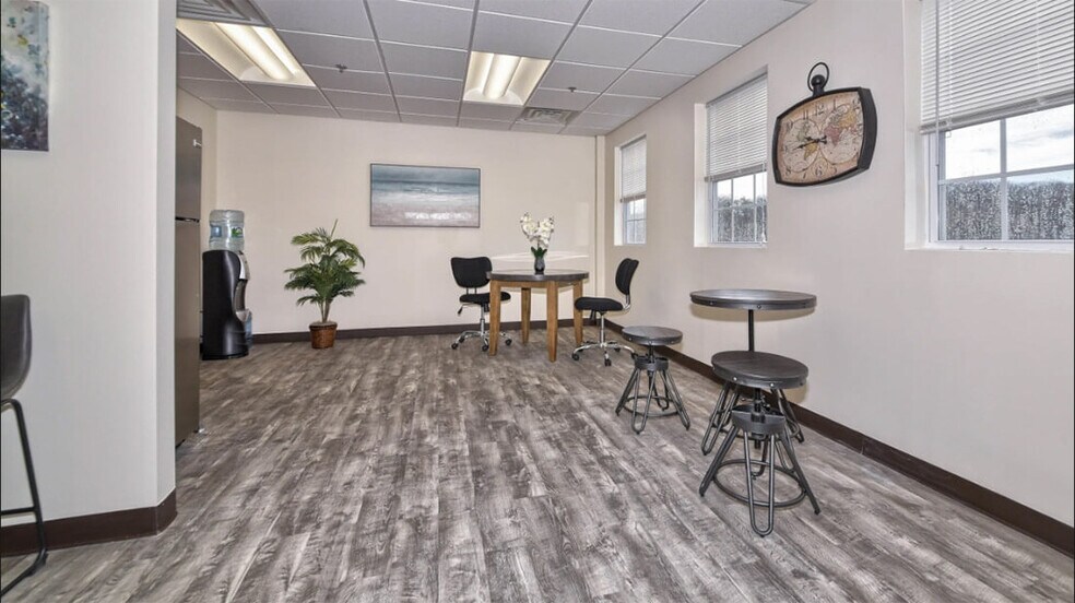 More Photos Of 1069 Ringwood Ave, Haskell Office For Lease