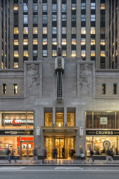 More Photos Of 420 Lexington Ave, New York Office For Lease