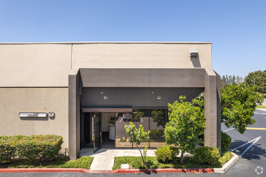 More Photos Of 2852 Walnut Ave, Tustin Warehouse For Lease