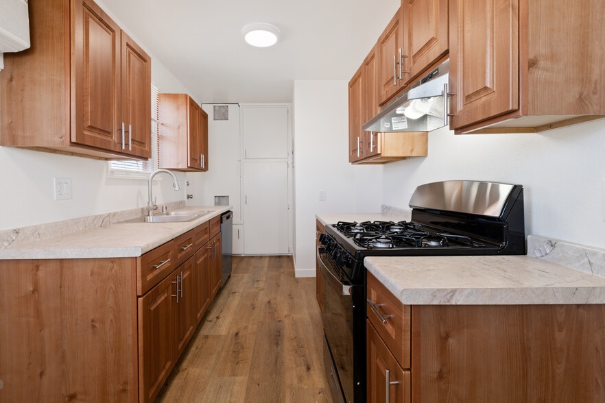 More Photos Of 44921 Trevor Ave, Lancaster Apartments For Sale