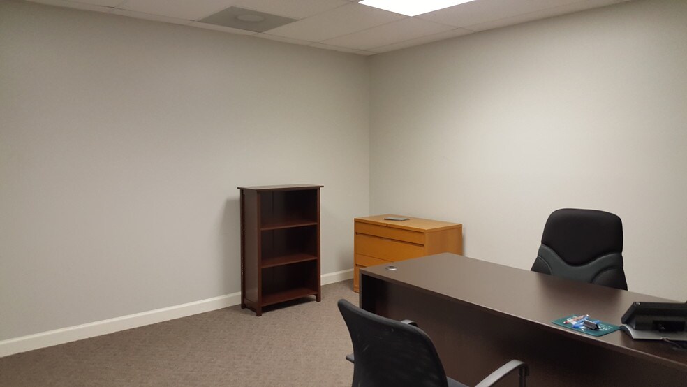 More Photos Of 17595 S Tamiami Trl, Fort Myers Medical For Lease