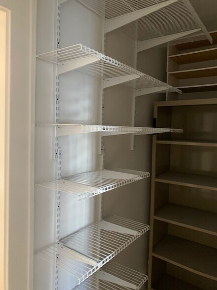 More Photos Of 1814 Euclid Ave, Charlotte Office For Lease