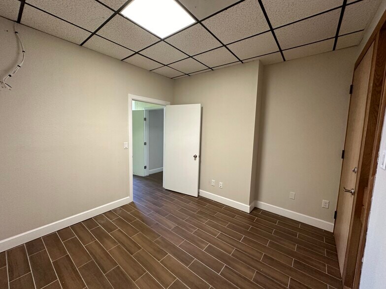 More Photos Of 1280 Hawkins Blvd, El Paso Office For Lease