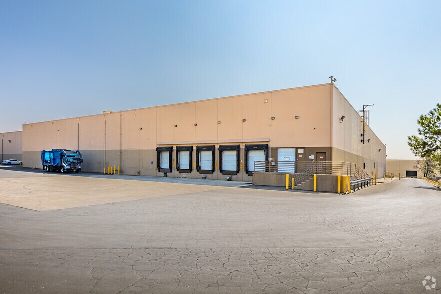 More Photos Of 12920 Foothill Blvd, Sylmar General Retail For Lease