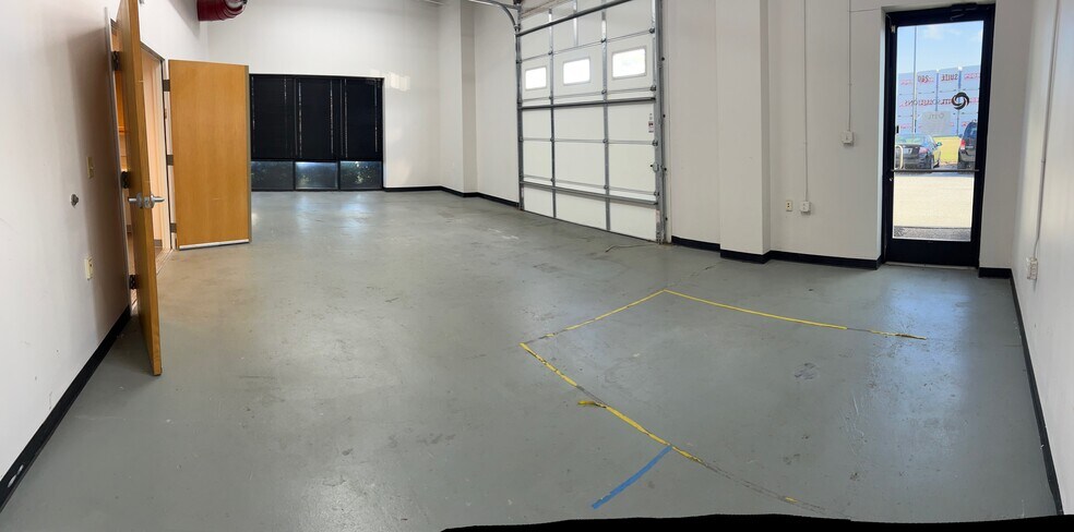 More Photos Of 105 E St, Hampton Flex For Lease