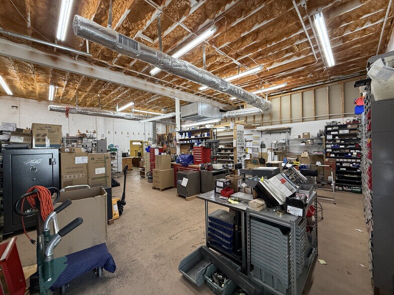 More Photos Of 1342 N Lime Ave, Sarasota Warehouse For Sale