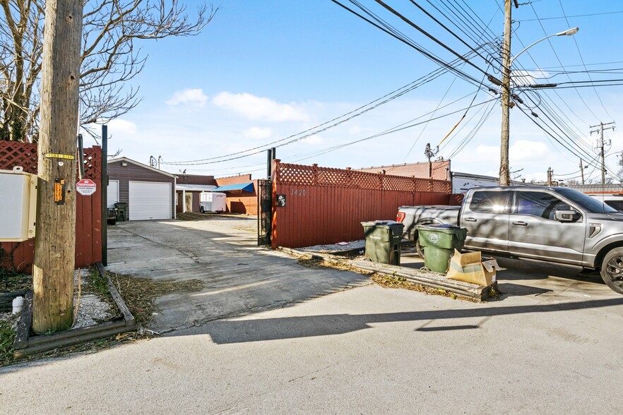 More Photos Of 1415-1419 Leestown Rd, Lexington General Retail For Sale