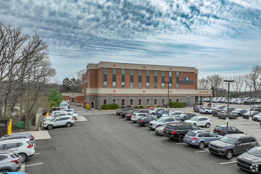 More Photos Of 8150 Perry Hwy, Pittsburgh Medical For Lease
