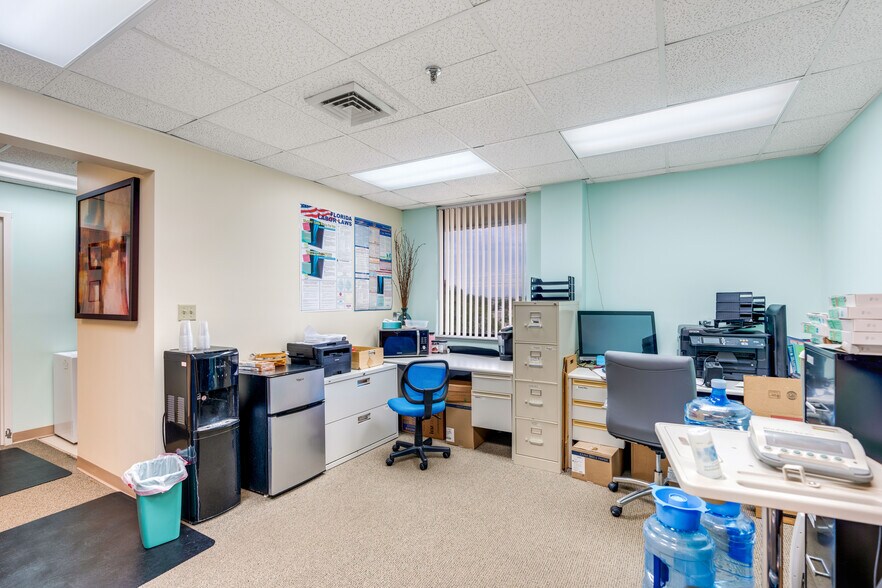 More Photos Of 2525 Harbor Blvd, Port Charlotte Medical For Lease