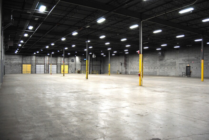More Photos Of 430 W Grange Ave, Milwaukee Distribution For Lease