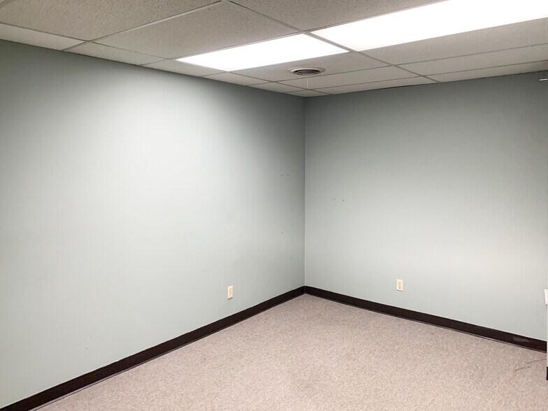 More Photos Of 5 Office Park Dr, Little Rock Medical For Lease