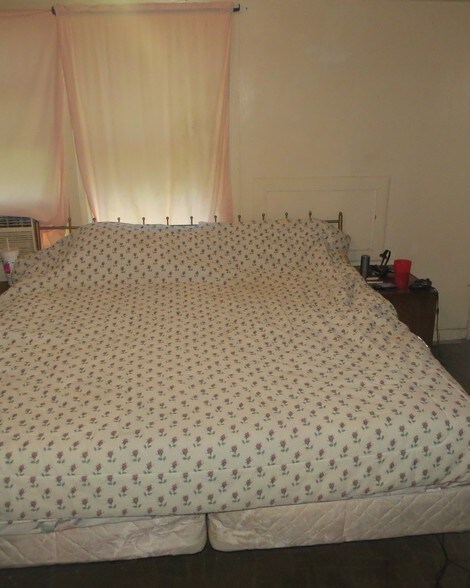 More Photos Of 3336 S Commerce St, Ardmore Self Storage For Sale