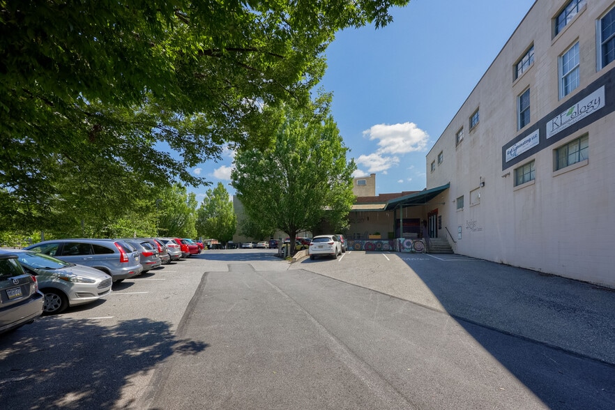 More Photos Of 315 W James St, Lancaster Office For Lease