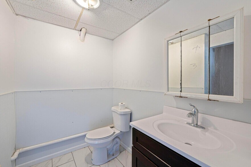 More Photos Of 3895-3905 Sullivant Ave, Columbus Freestanding For Lease