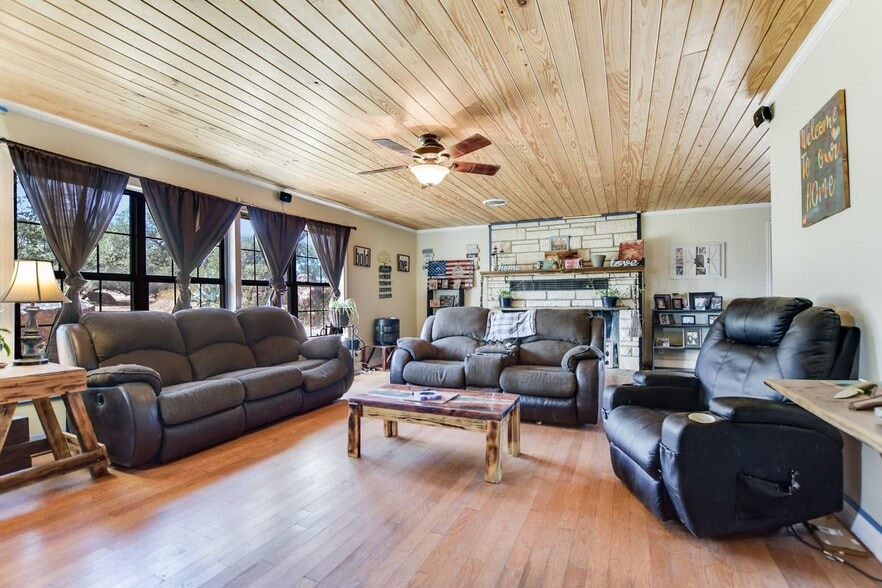 More Photos Of 8164 Hwy 261, Buchanan Dam Land For Sale