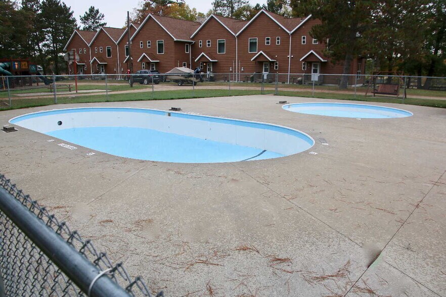 More Photos Of 952 River Dr NW, Bena Hotel For Sale