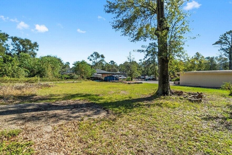 More Photos Of 1400 N Frazier St, Conroe Restaurant For Sale