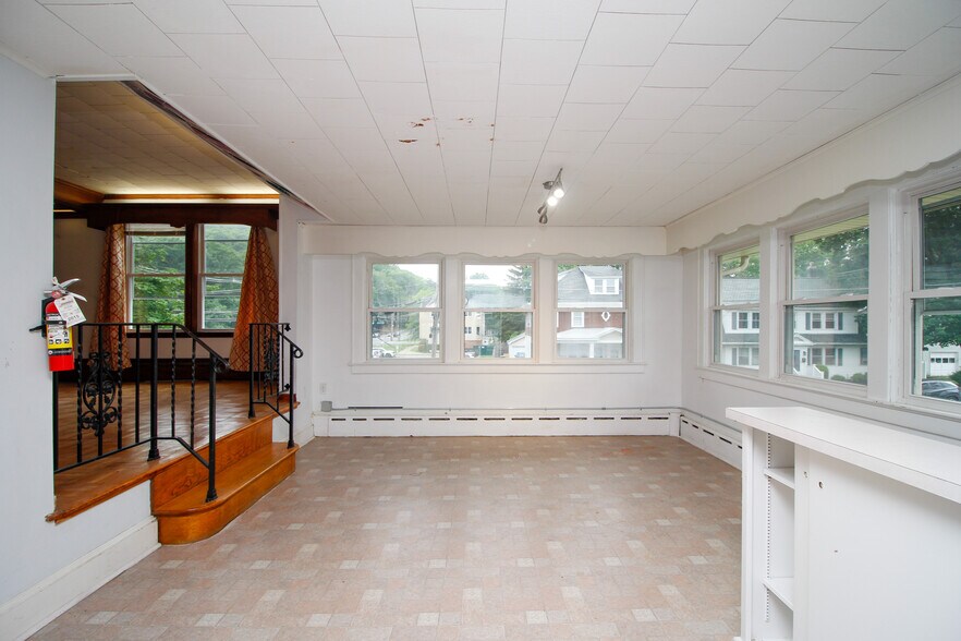 More Photos Of 417 W Blackwell St, Dover Office Residential For Sale