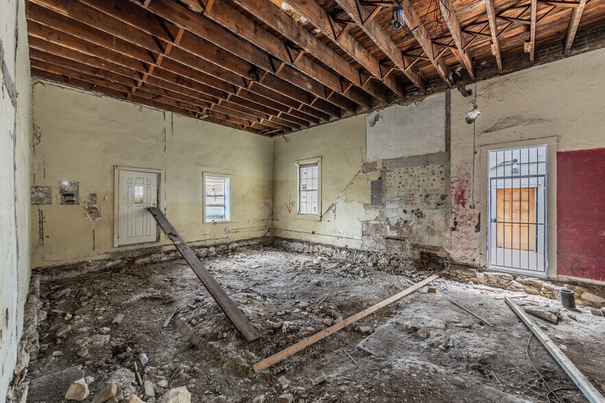 More Photos Of 1405 S Flores St, San Antonio Hospitality For Lease