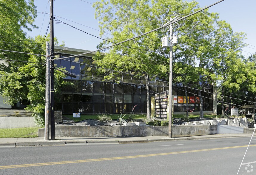 More Photos Of 1111 24th St W, Austin Office For Lease