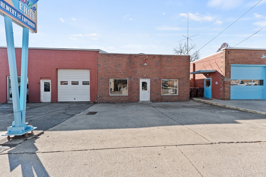 More Photos Of 237 W Main St, Williamsburg Restaurant For Sale