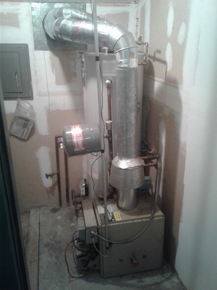 More Photos Of 811 Old Country Rd, Plainview Office Residential For Lease