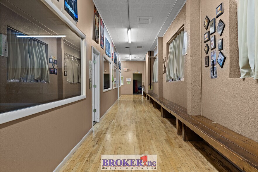 More Photos Of 225 N Wolcott St, Casper Flex For Lease