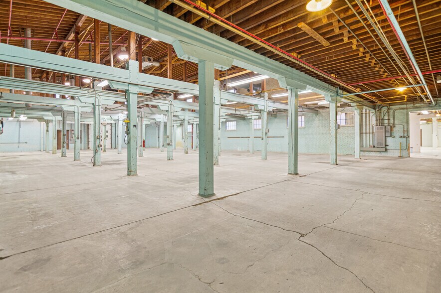 More Photos Of 350 N Center St, Brandon Industrial For Sale