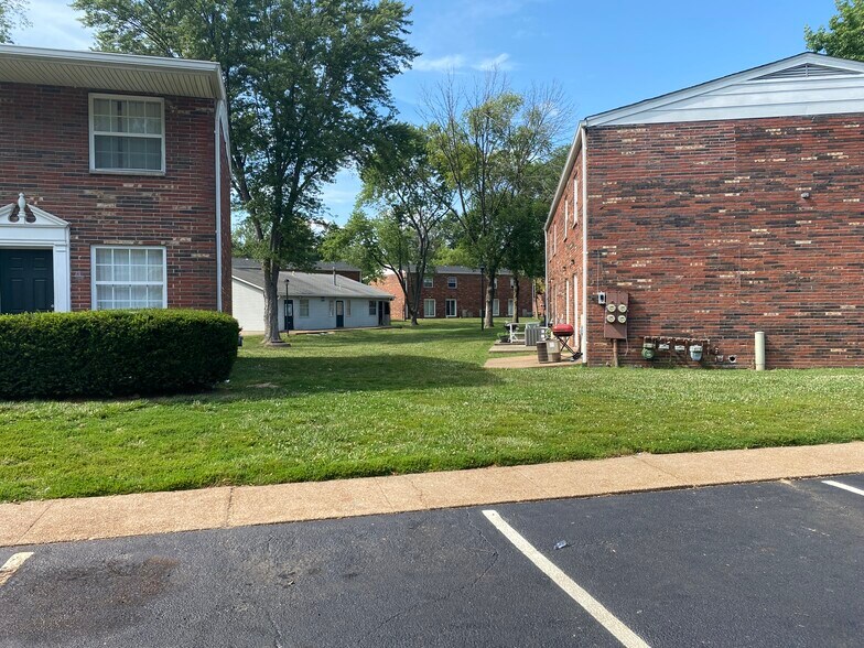 More Photos Of 1624 Northwinds Estates Dr, Saint Louis Apartments For Sale