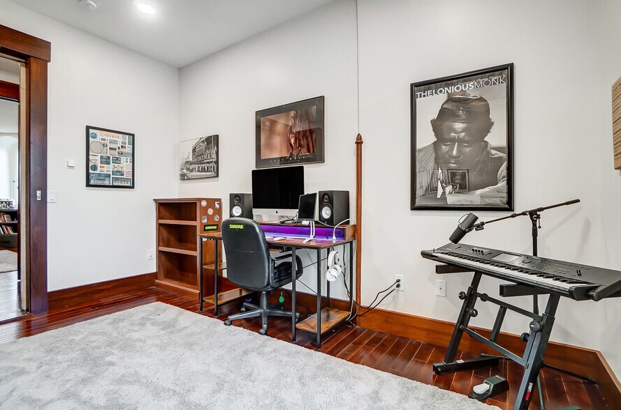 More Photos Of 208 W Monument Ave, Dayton Office Residential For Sale