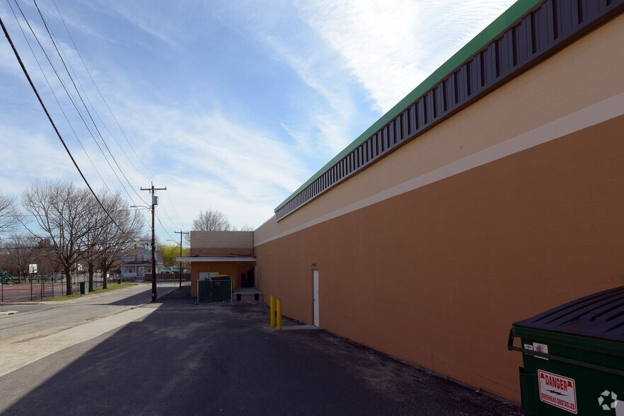 More Photos Of 395 Admiral St, Providence Storefront For Lease