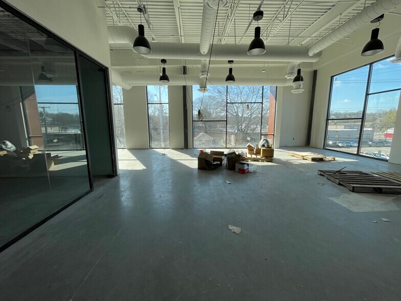 More Photos Of 6100 Robertson Ave, Nashville Storefront For Lease