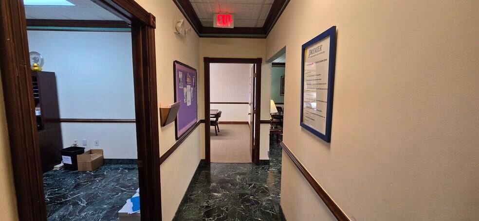More Photos Of 2375 Tamiami Trl N, Naples Loft Creative Space For Sale