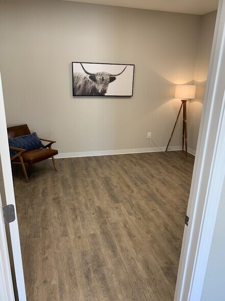 More Photos Of 7111 Alumax Rd, Nash Office For Lease