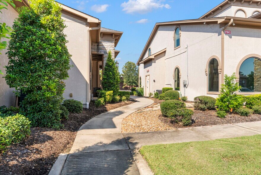 More Photos Of 256 Ed English Dr, Shenandoah Medical For Sale