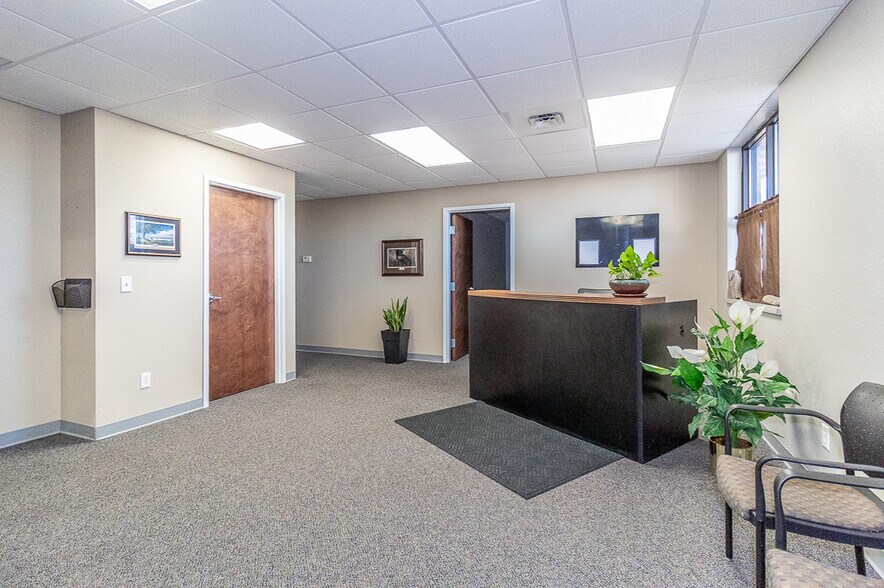 More Photos Of 1620 N Shawano St, New London Medical For Lease