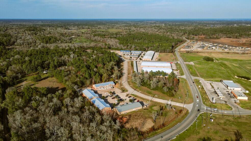 More Photos Of 15349 Summit Park Dr, Montgomery Unknown For Lease