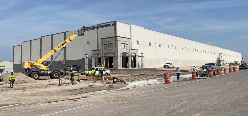 More Photos Of 1401 E Capote Central Ave, Pharr Warehouse For Lease