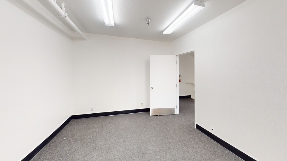 More Photos Of 759 Middlegate Rd, Henderson Warehouse For Lease